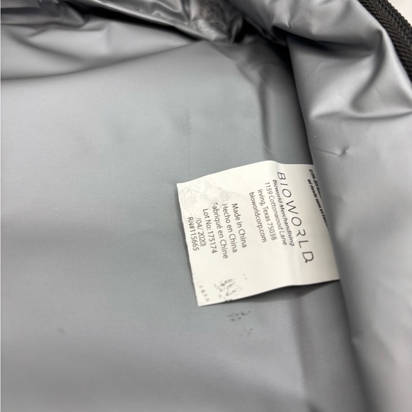 Bioworld 2019 Pokemon Trading Card Game Lunchbox; Pikachu, Charizard, Blastoise - Picture 4 of 11